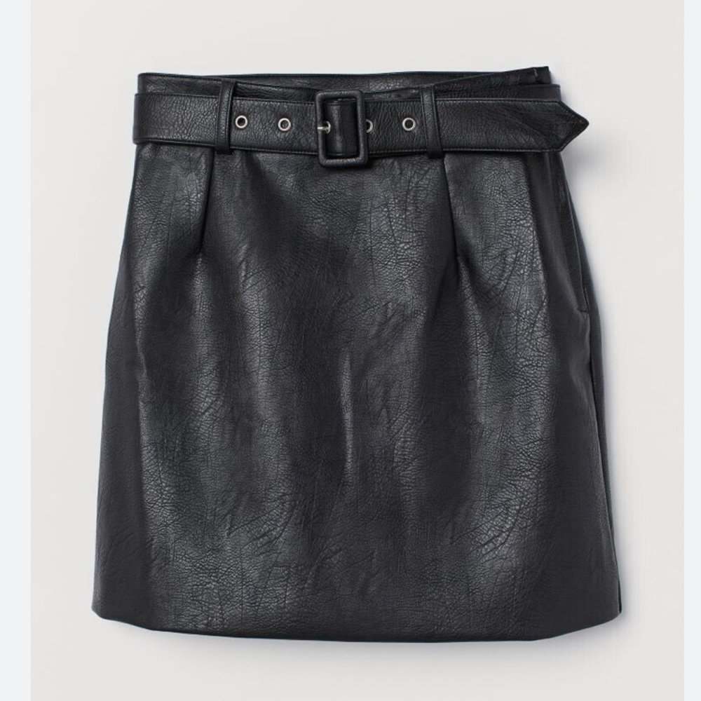 H&M Divided Women’s Black Faux Leather High Waisted Belted Mini Skirt
